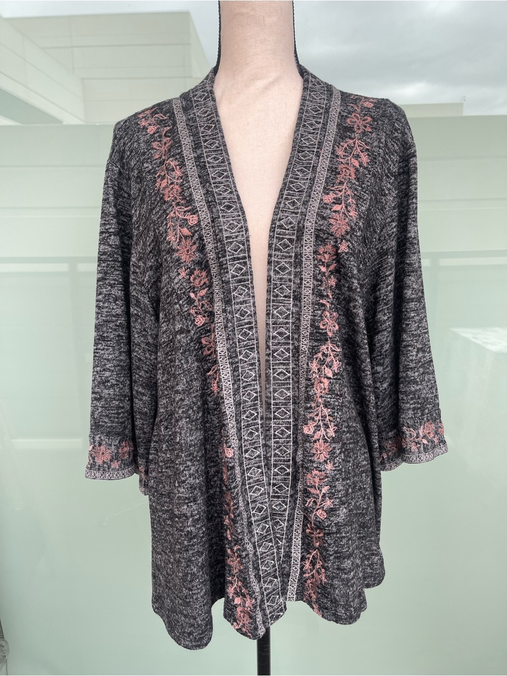 Knox Rose Pink Embroidered Trim Open Front Cardigan in Gray Medium
